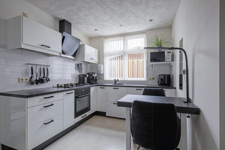 Photo 5 of Achtertune 11