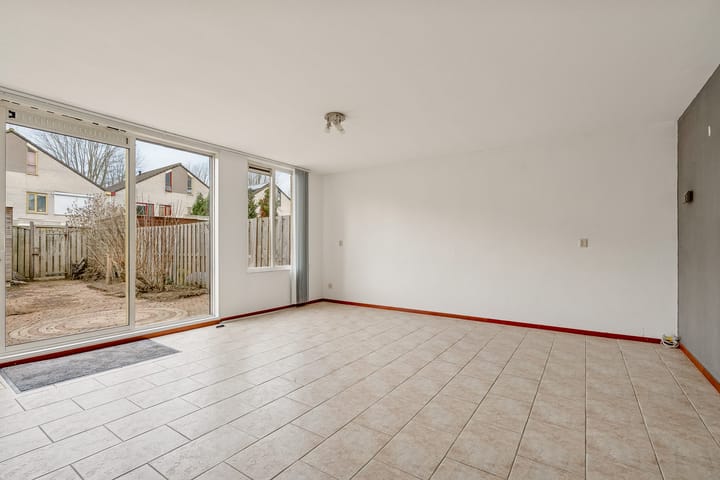 Photo 10 of Lou Costellostraat 37