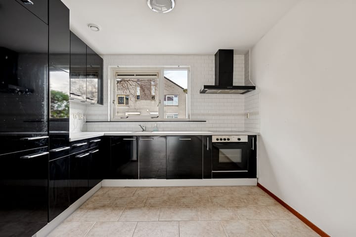 Photo 13 of Lou Costellostraat 37