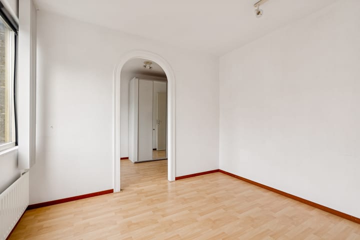 Photo 24 of Lou Costellostraat 37