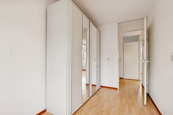 Photo 26 of Lou Costellostraat 37