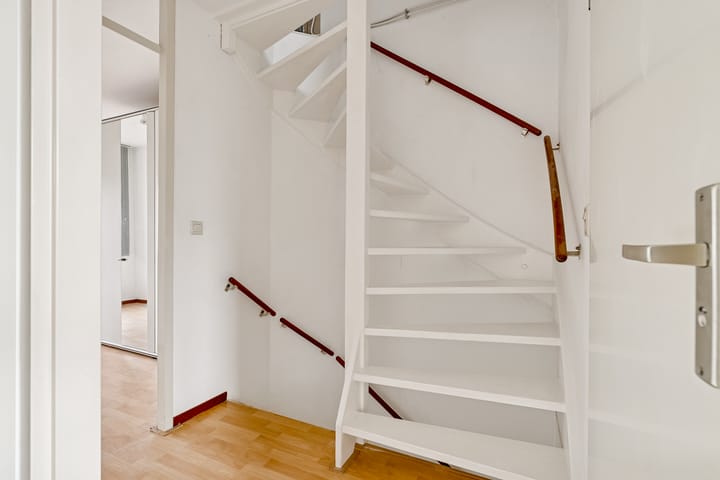 Photo 27 of Lou Costellostraat 37