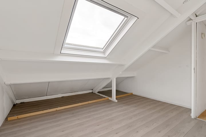 Photo 30 of Lou Costellostraat 37