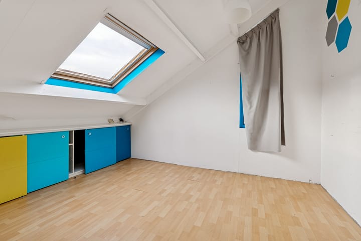 Photo 31 of Lou Costellostraat 37