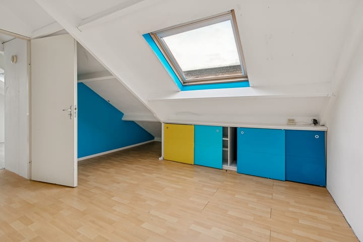 Photo 32 of Lou Costellostraat 37