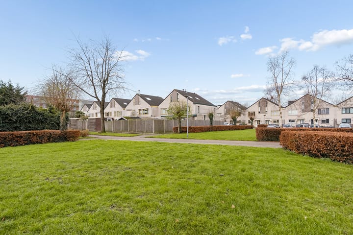 Photo 36 of Lou Costellostraat 37