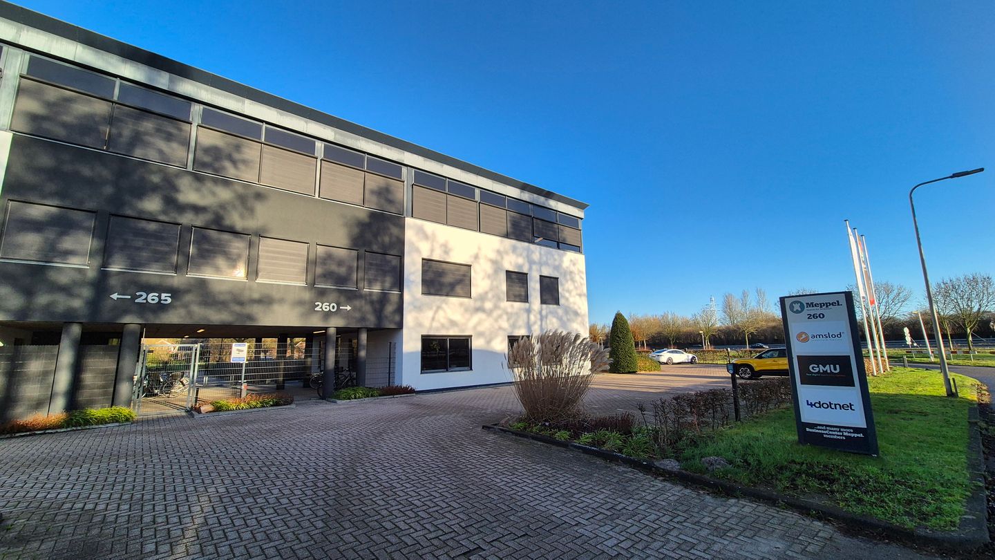 View photo 4 of Blankenstein 260