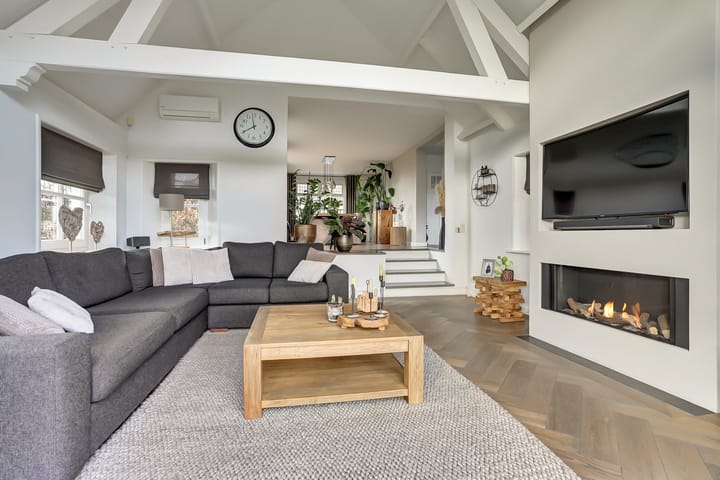 Photo 3 of Oude Zeedijk 1-B