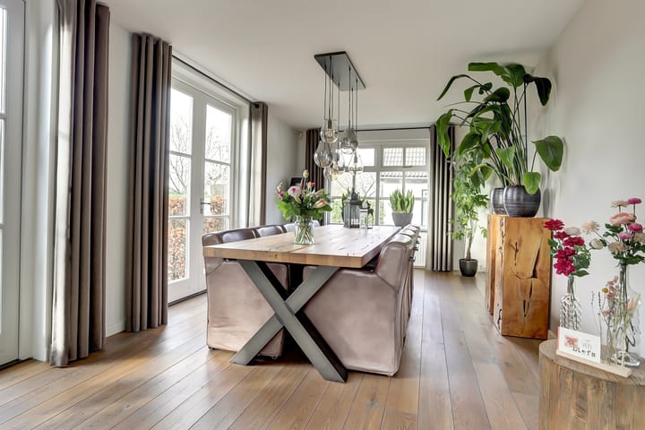 Photo 8 of Oude Zeedijk 1-B