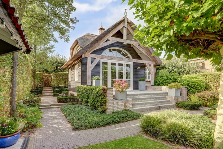 Photo 13 of Oude Zeedijk 1-B