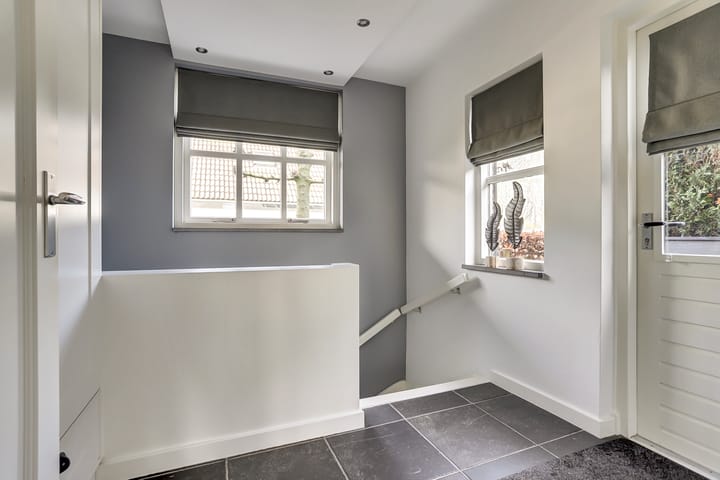 Photo 14 of Oude Zeedijk 1-B