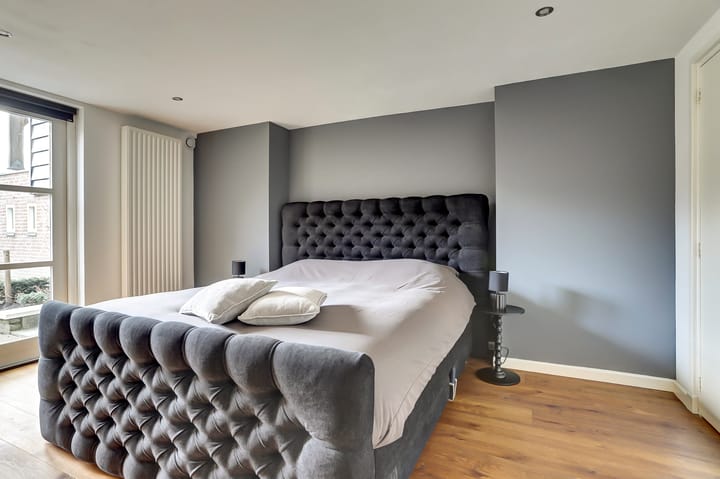 Photo 17 of Oude Zeedijk 1-B