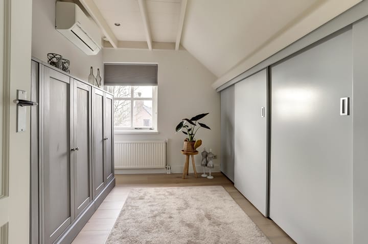 Photo 24 of Oude Zeedijk 1-B