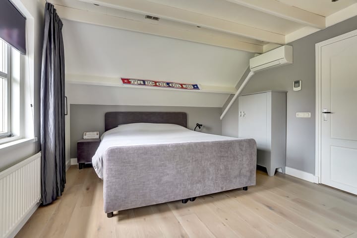 Photo 25 of Oude Zeedijk 1-B