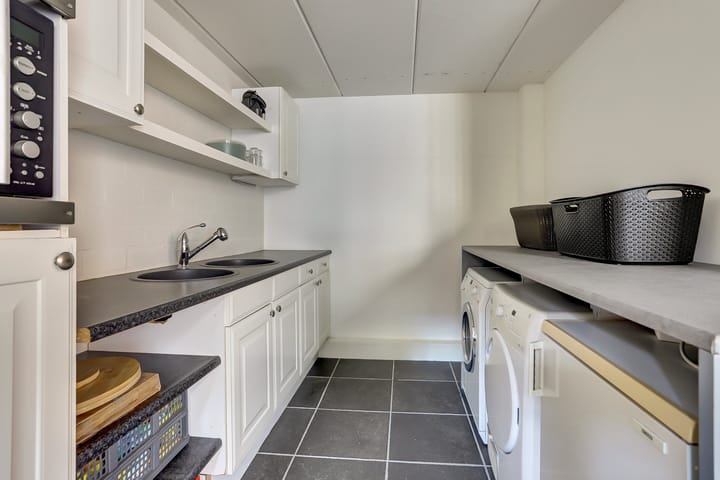 Photo 33 of Oude Zeedijk 1-B