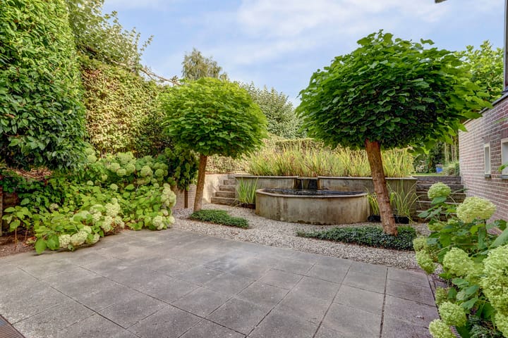 Photo 36 of Oude Zeedijk 1-B