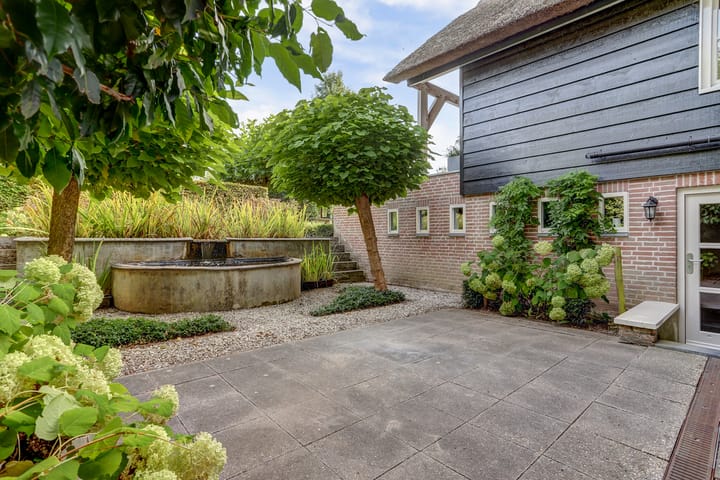 Photo 37 of Oude Zeedijk 1-B