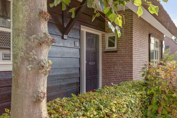 Photo 46 of Oude Zeedijk 1-B