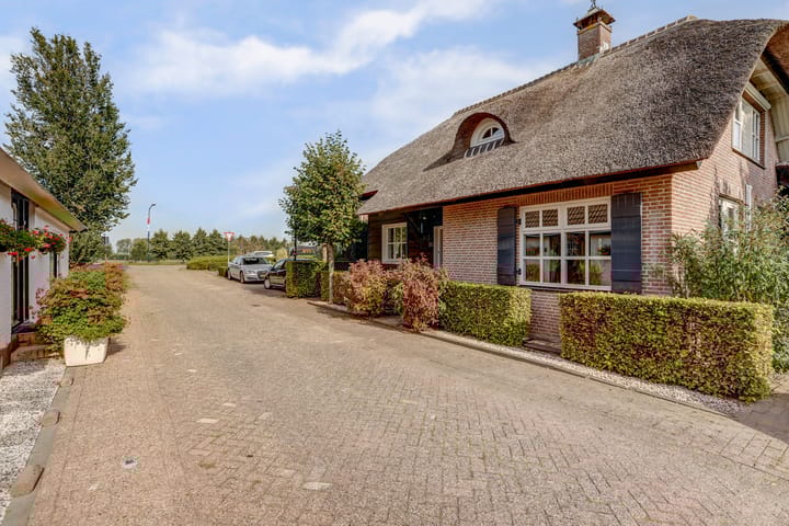 Photo 49 of Oude Zeedijk 1-B