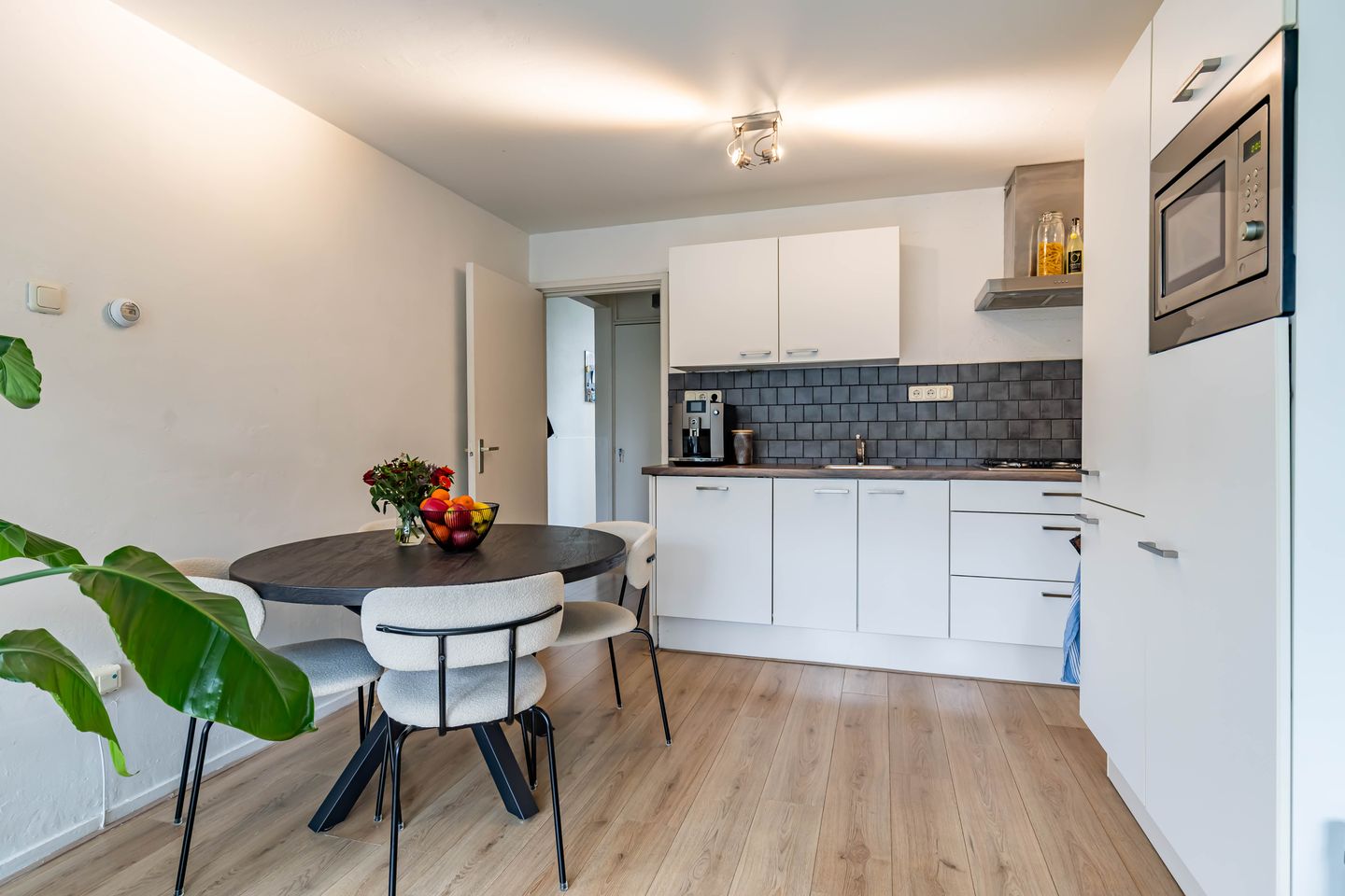 Foto 14 van Magna Petestraat 15