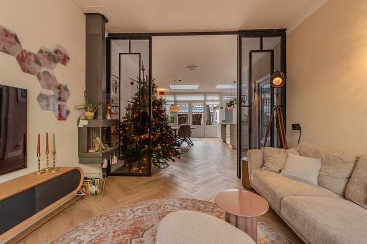 Foto 5 van Maclaine Pontstraat 6