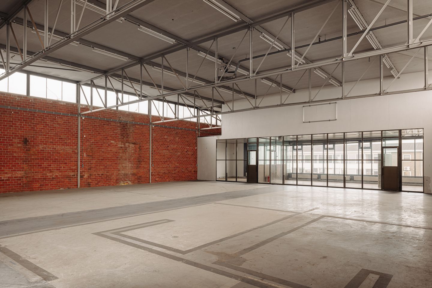 View photo 1 of Nieuwendammerdijk 536-B