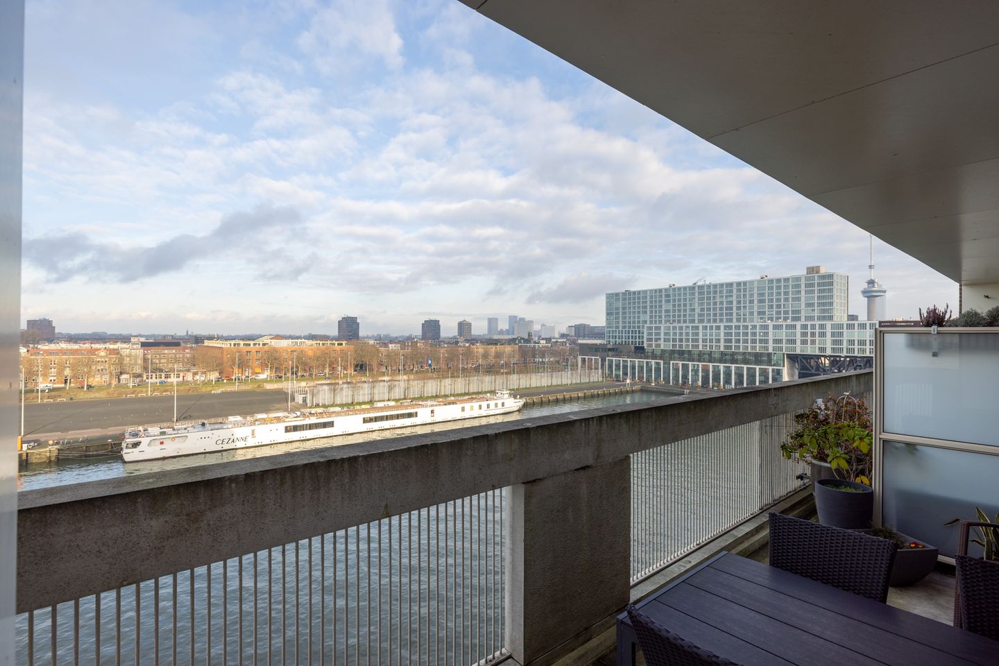 Photo 4 of Kratonkade 652