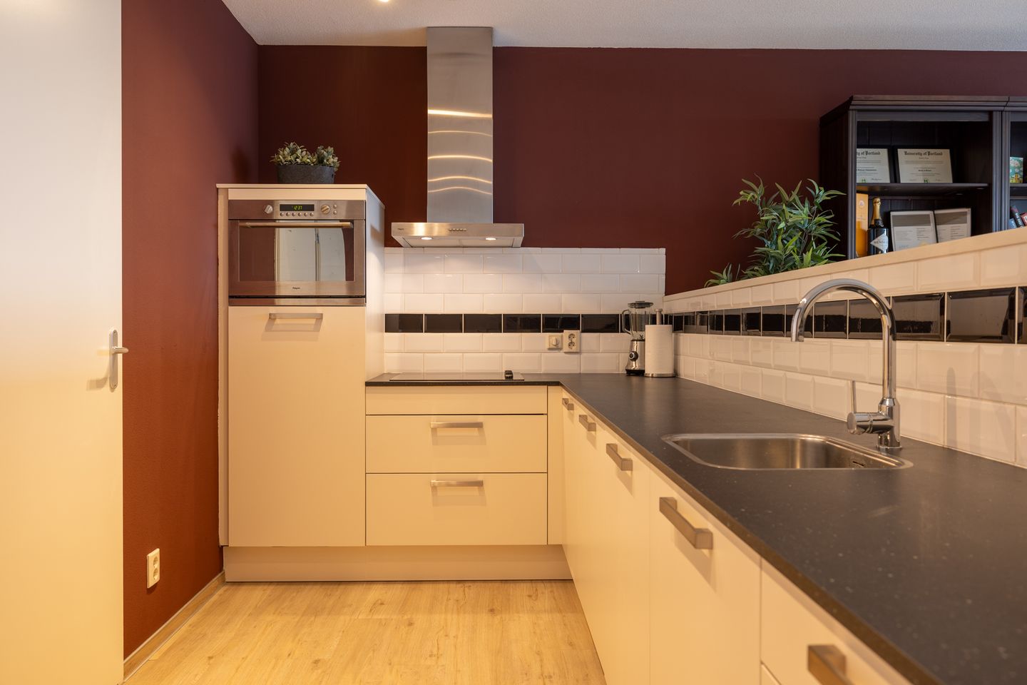 Photo 14 of Kratonkade 652