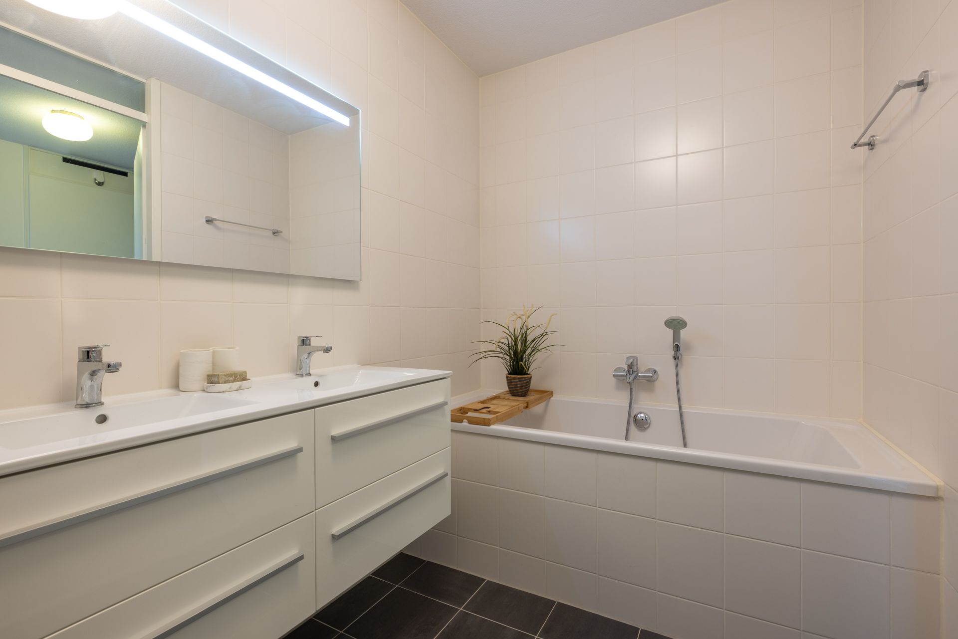 Photo 27 of Kratonkade 652