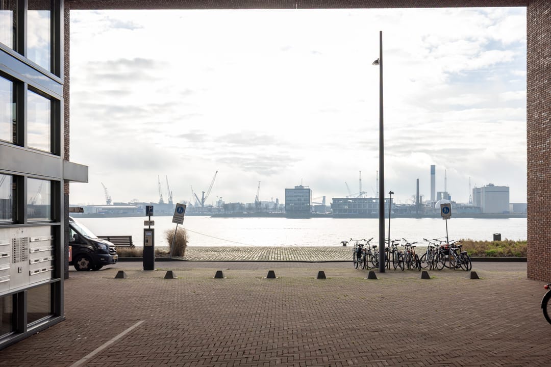 Photo 37 of Kratonkade 652