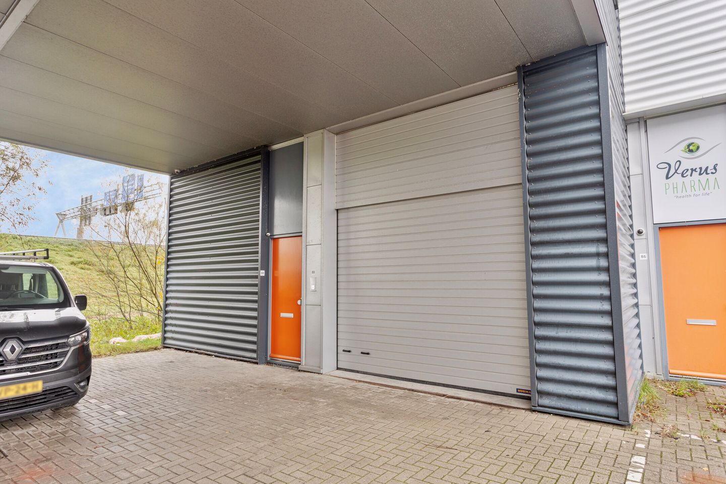 View photo 2 of Poortland 88