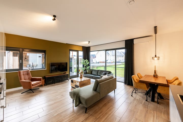 Foto 10 van Meibloem 7