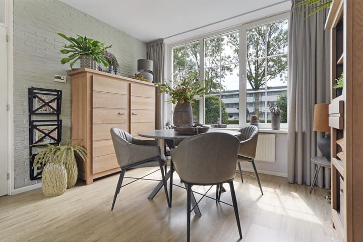 Photo 9 of Haringvlietstraat 13