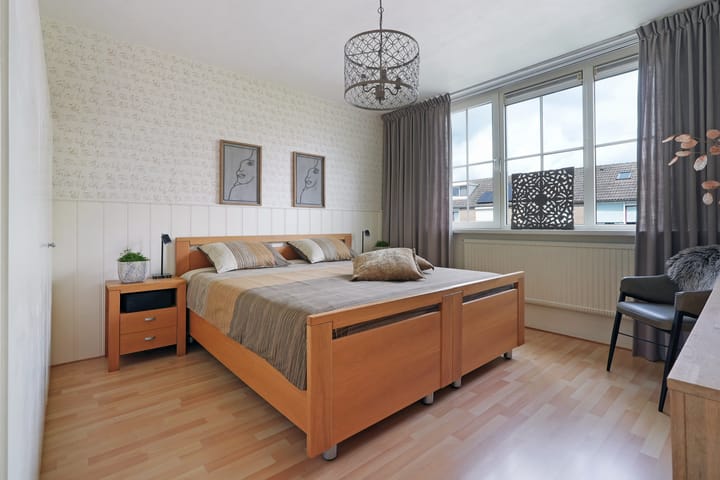 Photo 17 of Haringvlietstraat 13