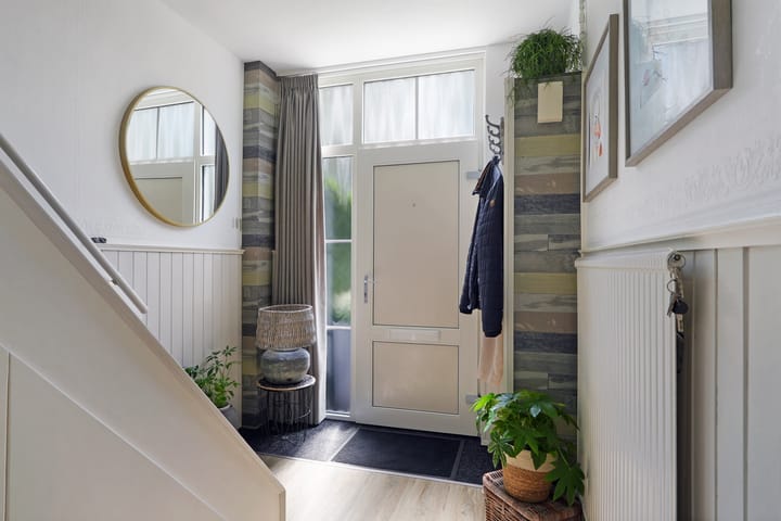 Photo 4 of Haringvlietstraat 13