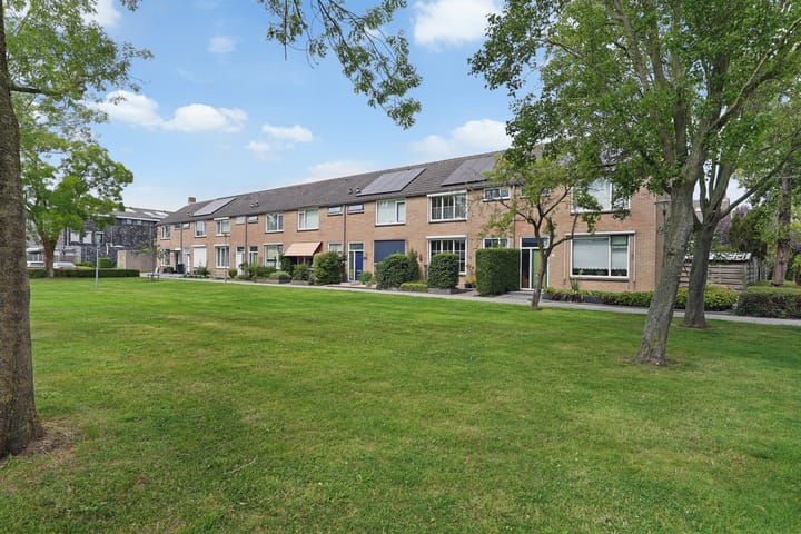 Photo 2 of Haringvlietstraat 13