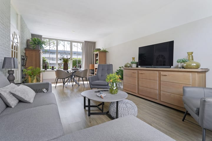 Photo 8 of Haringvlietstraat 13