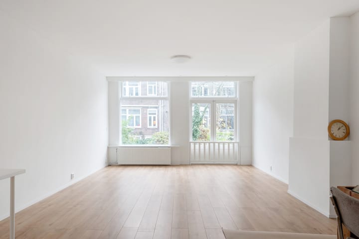 Foto 10 van Joost van Geelstraat 8-B