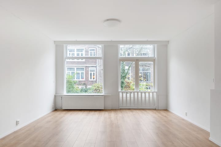 Foto 11 van Joost van Geelstraat 8-B