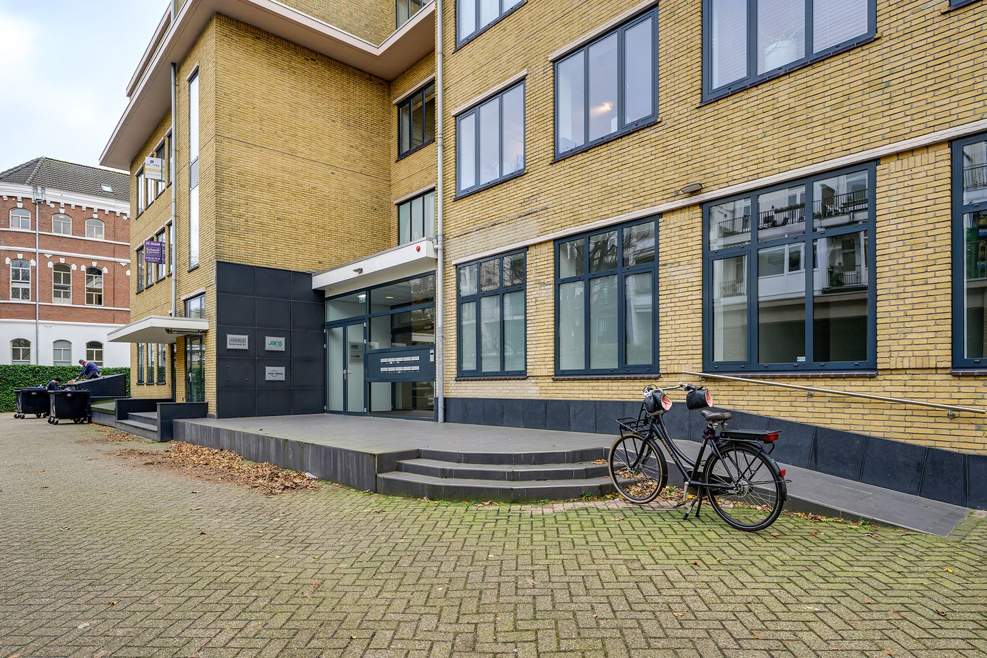 View photo 2 of Struisenburgstraat 40