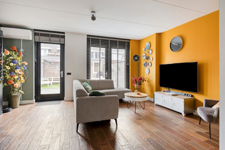 Foto 12 van Klaproos 27