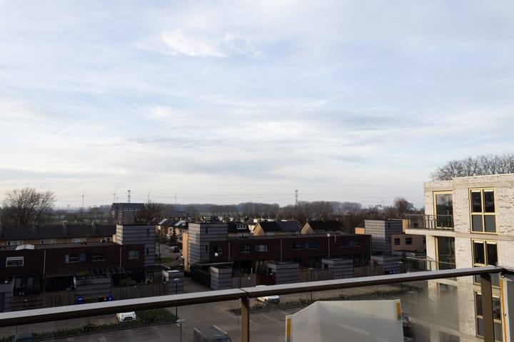 Photo 32 of Vijfhoevenlaan 21-D04