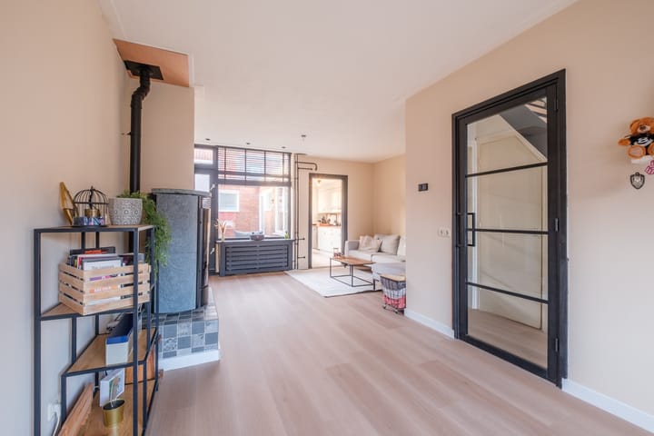 Photo 10 of Nassaustraat 24