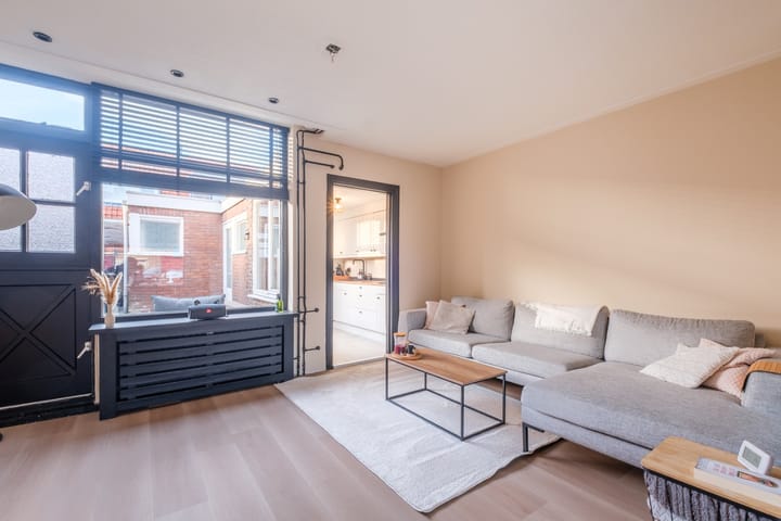 Photo 12 of Nassaustraat 24