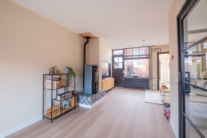 Photo 11 of Nassaustraat 24