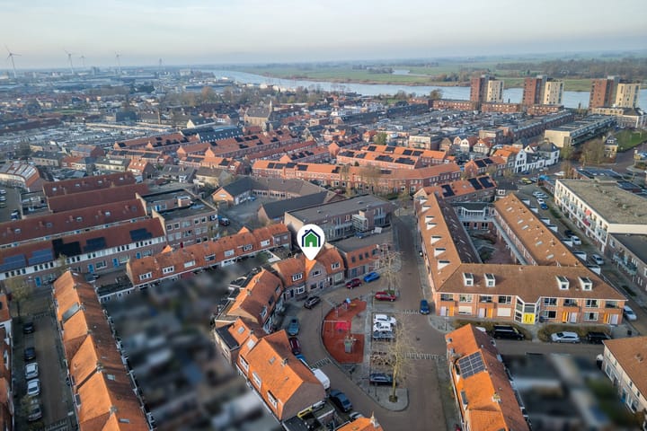 Photo 37 of Nassaustraat 24