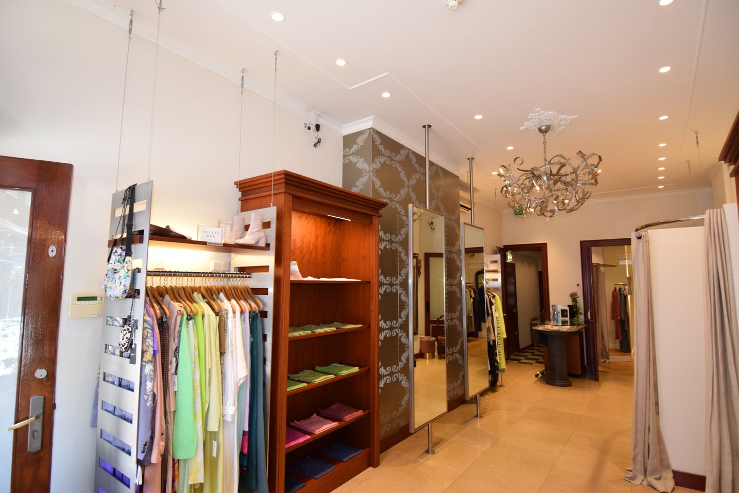 View photo 5 of Haarlemmerstraat 18