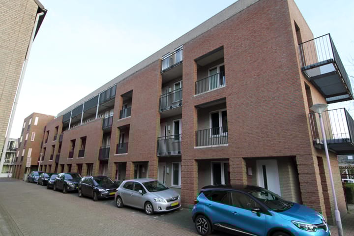 Photo 6 of Carmelietenstraat-oost 2-G