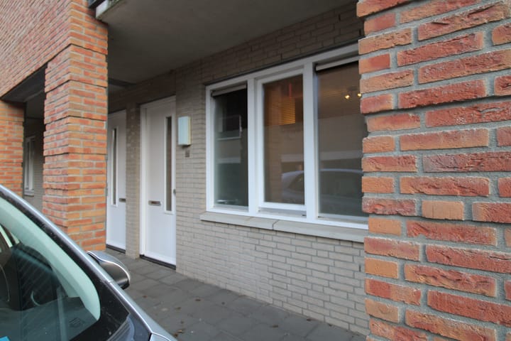 Photo 7 of Carmelietenstraat-oost 2-G