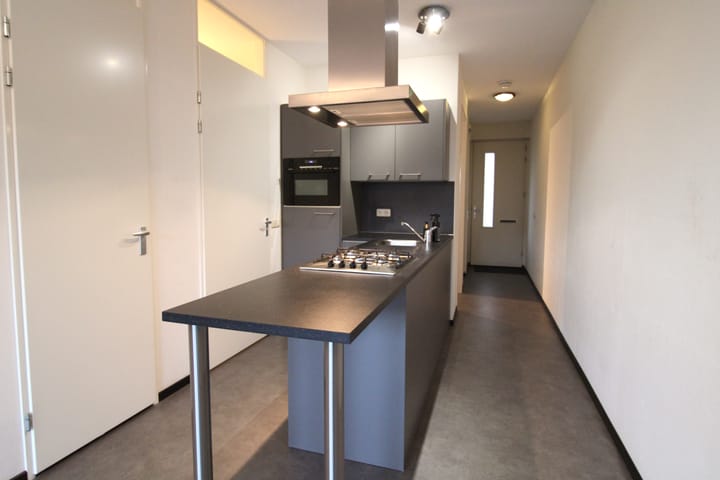 Photo 15 of Carmelietenstraat-oost 2-G